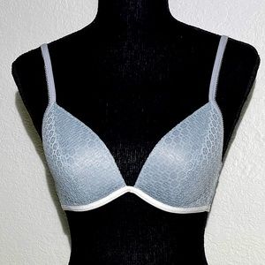 GapBody Lace Wireless Bra